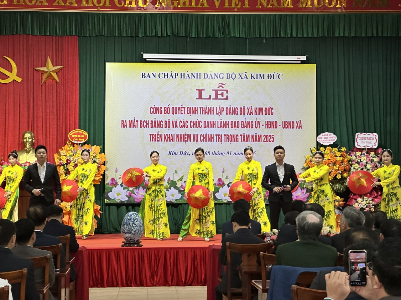 Xã Kim Đức ra mắt Ban Chấp hành Đảng bộ xã nhiệm kỳ 2020-2025 và các chức danh lãnh đạo chủ chốt